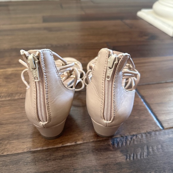 Aldo Strappy Sandals with Gold Embellishments Beads - Picture 4 of 8